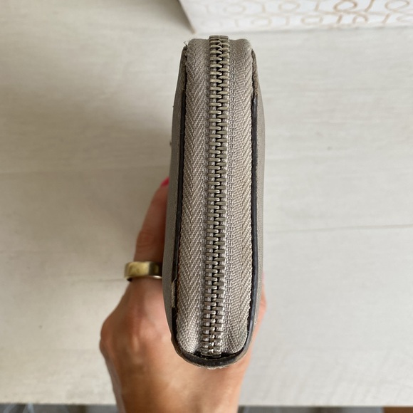 Michael Kors Wallet - Picture 4 of 6